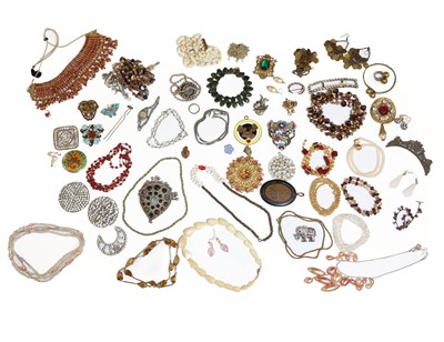 Lot 178 - A large collection of costume jewellery