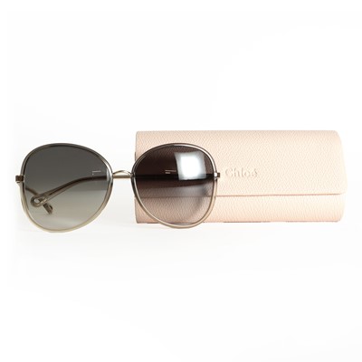 Lot 1519 - A pair of Tom Ford Carola sunglasses
