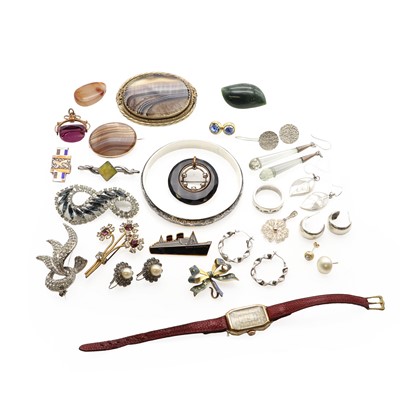 Lot 171 - A small collection of gold, silver and costume jewellery