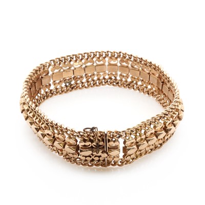Lot 114 - A rose gold bracelet