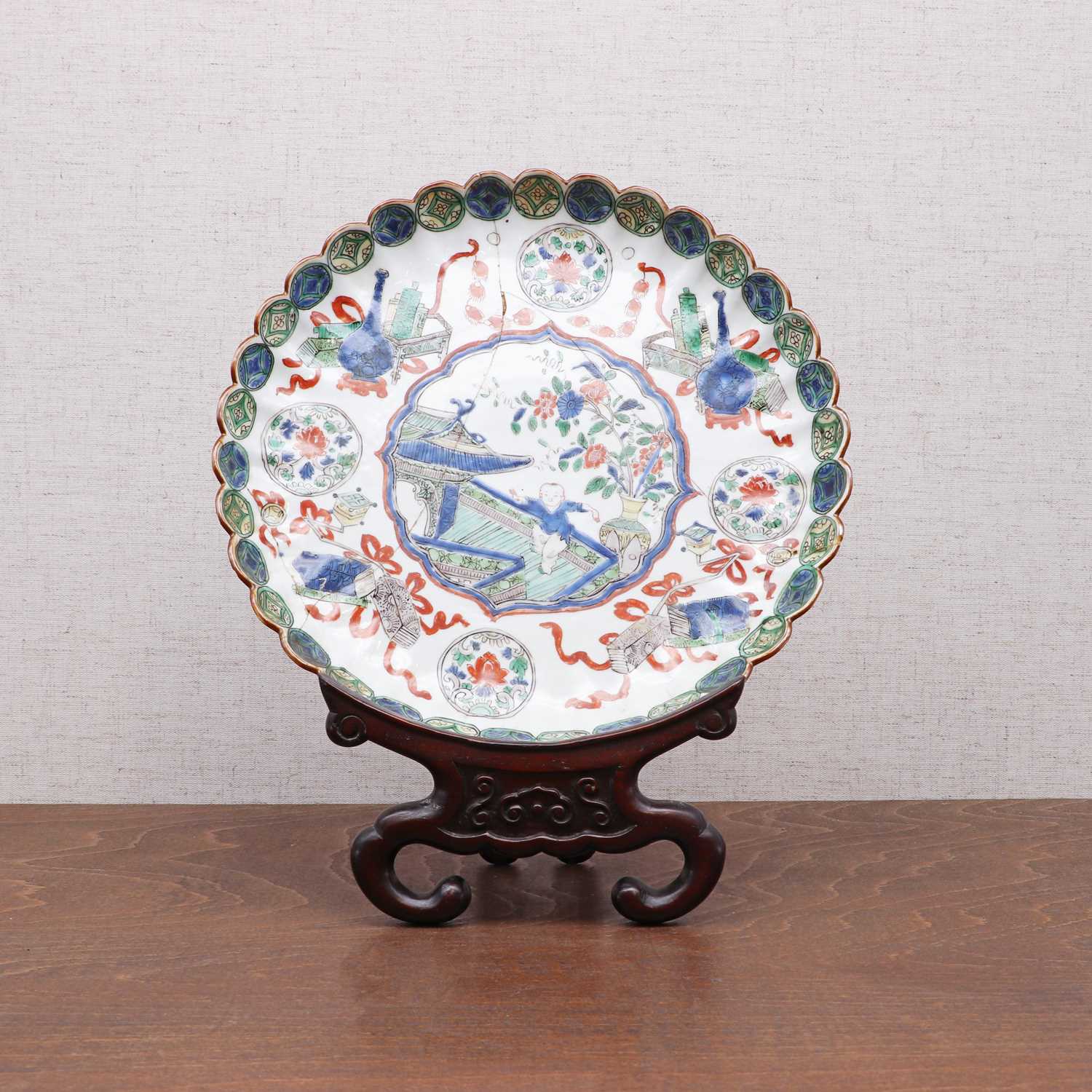 Lot 167 - A Chinese wucai plate