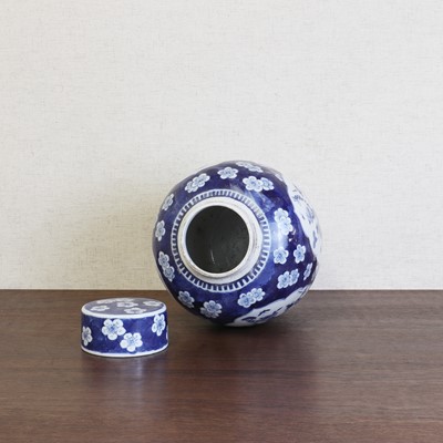 Lot 172 - A Chinese blue and white jar and cover