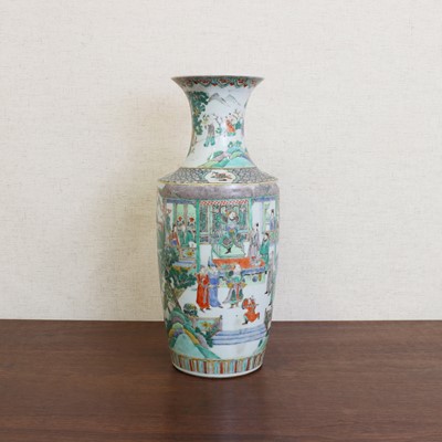 Lot 173 - A Chinese famille verte vase