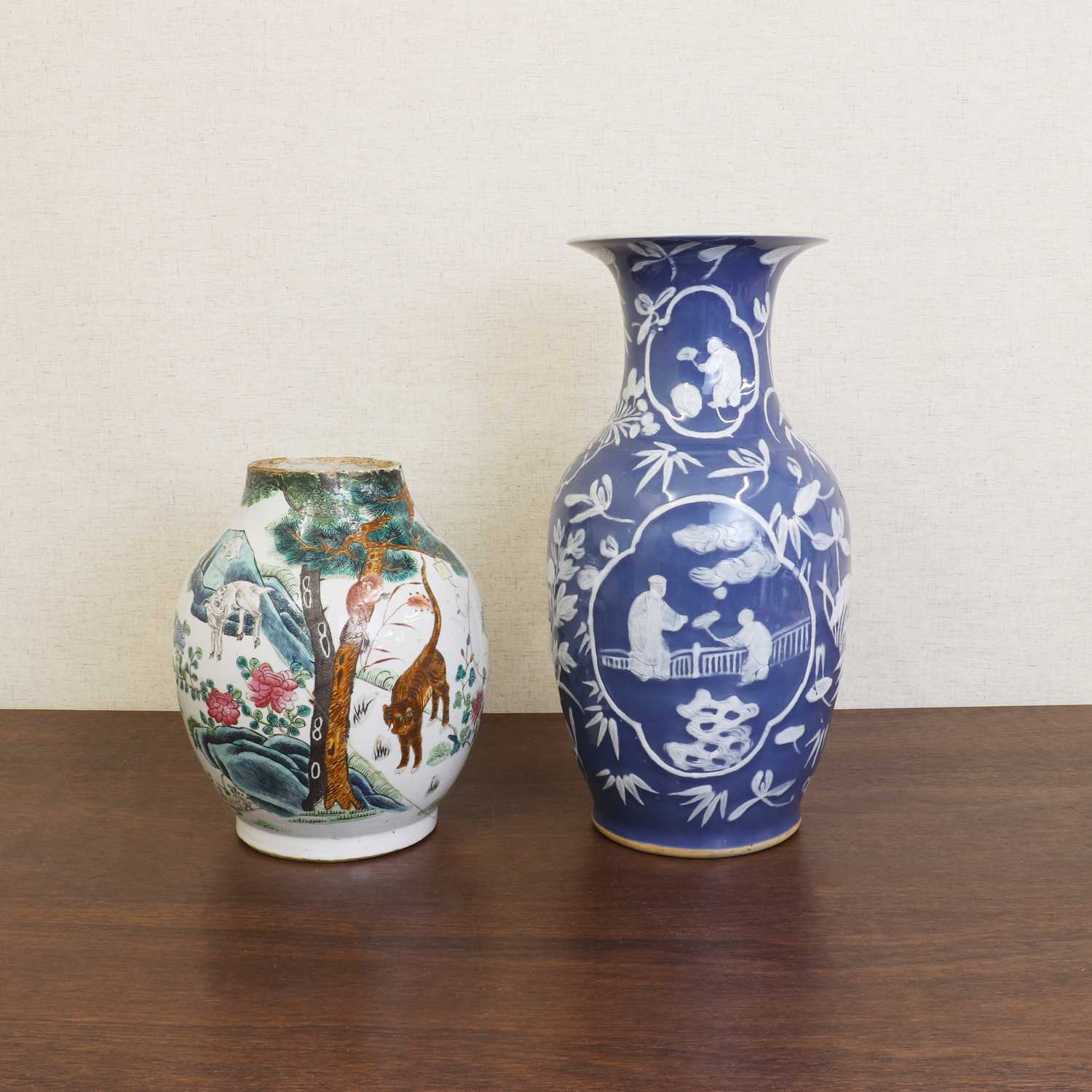 Lot 192 - A Chinese famille rose vase