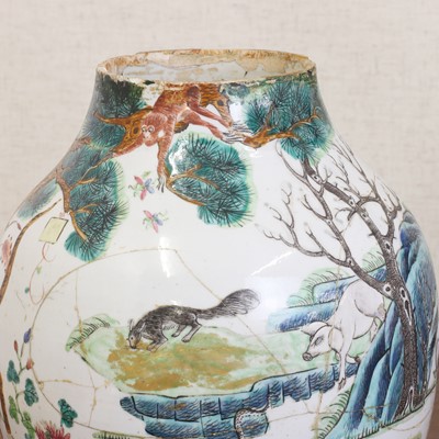 Lot 192 - A Chinese famille rose vase