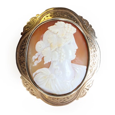 Lot 12 - A gold mounted Victorian shell cameo brooch