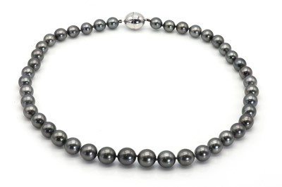 Lot 209 - A single row graduated Tahitian cultured pearl necklace
