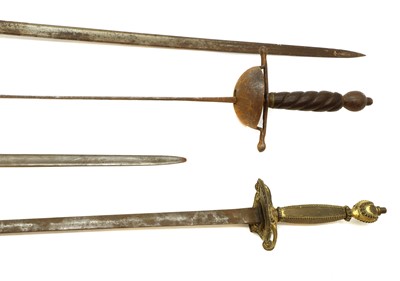 Lot 91 - A collection of rapiers