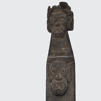 Lot 56 - A carved Dayak peoples' house post
