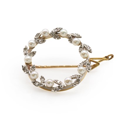 Lot 89 - A French 18ct gold diamond and cultured pearl wreath brooch