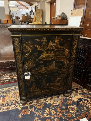 Lot 365 - A Regency black and gilt japanned side cabinet