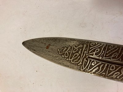 Lot 144 - A Sudanese kaskara