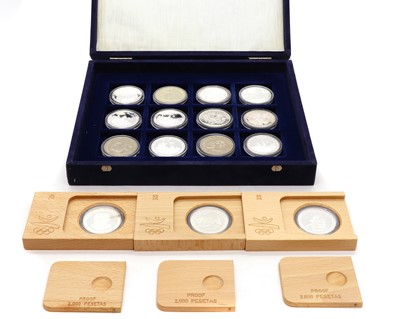 Lot 41 - A set of twelve silver commemorative coins