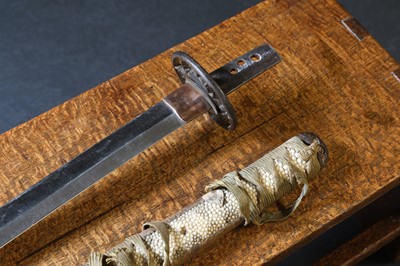 Lot 32 - A Japanese katana