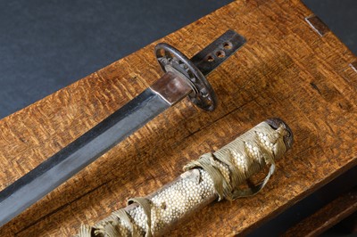 Lot 32 - A Japanese katana