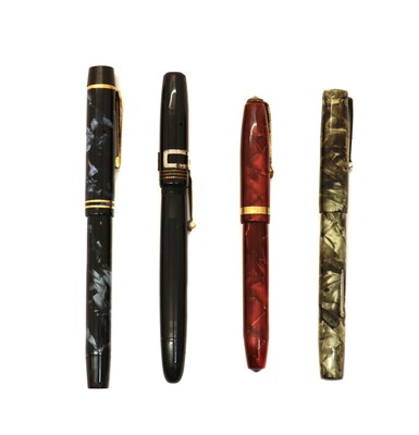 Lot 303 - A group of fountain pens