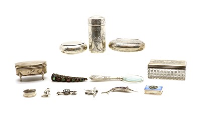 Lot 60 - A group of silver items