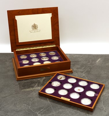 Lot 62 - A set of twenty four Elizabeth Il Golden Jubilee collection proof & silver proof crowns