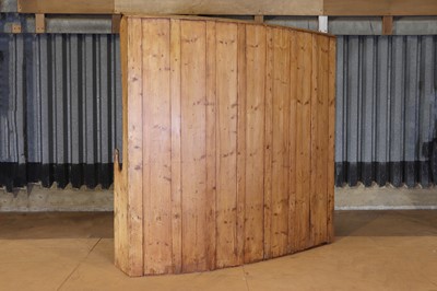 Lot 10 - A curved pine settle
