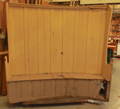 Lot 10 - A curved pine settle