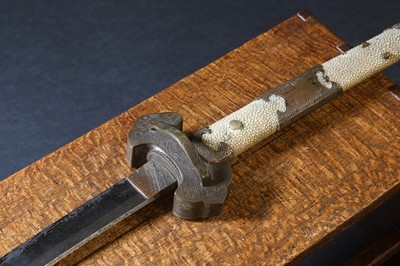 Lot 34 - A Japanese katana