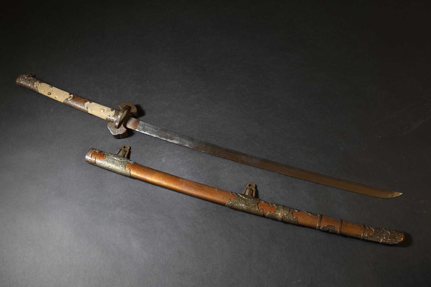 Lot 34 - A Japanese katana