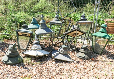 Lot 451 - A collection of garden lanterns