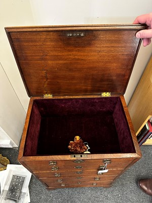 Lot 33 - A George I walnut 'bonnet' chest