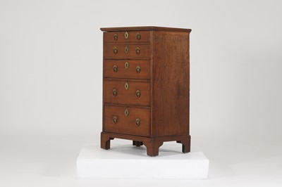 Lot 33 - A George I walnut 'bonnet' chest