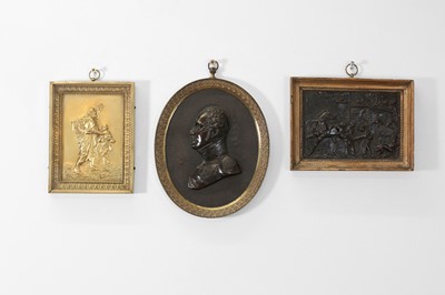Lot 109 - A bronze oval portrait plaque