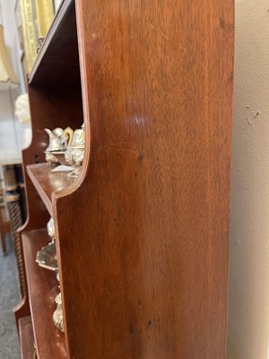 Lot 138 - A Regency mahogany waterfall bookcase