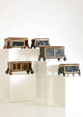 Lot 167 - Six small agate and quartz boxes