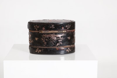 Lot 35 - A tortoiseshell and 9ct gold inlaid box