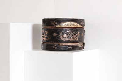 Lot 35 - A tortoiseshell and 9ct gold inlaid box