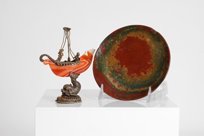 Lot 201 - A metal-mounted agate boat