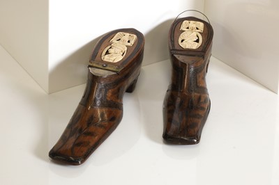 Lot 197 - A pair of treen snuff shoes