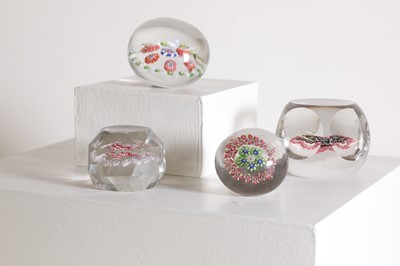 Lot 184 - A group of Clichy glass paperweights