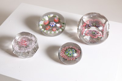 Lot 184 - A group of Clichy glass paperweights