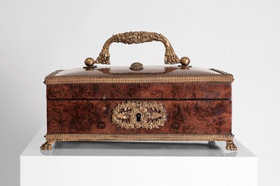 Lot 213 - A Palais-Royal burr wood box