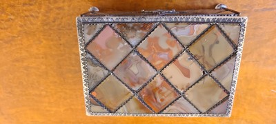 Lot 128 - Four various agate boxes