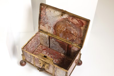 Lot 128 - Four various agate boxes