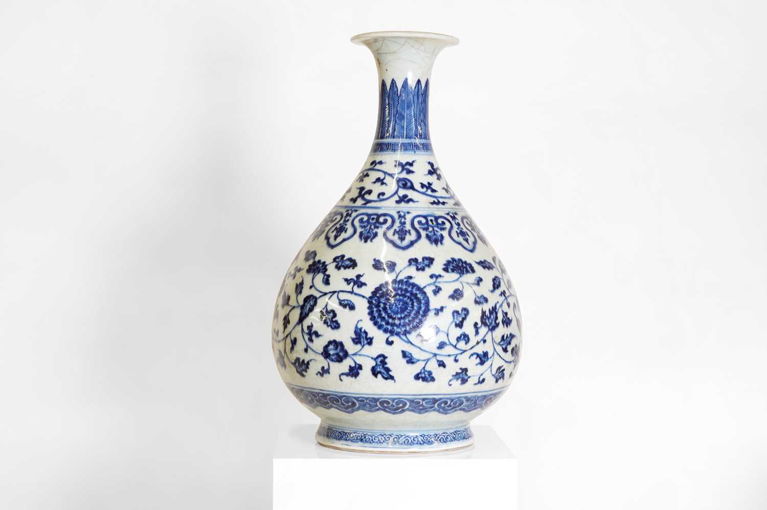 Lot 151 - A Chinese blue and white yuhuchun vase