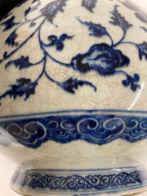 Lot 151 - A Chinese blue and white yuhuchun vase