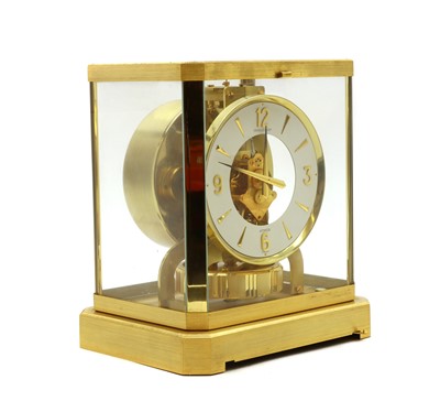 Lot 243 - A Jaeger-LeCoultre Atmos Classic V Clock