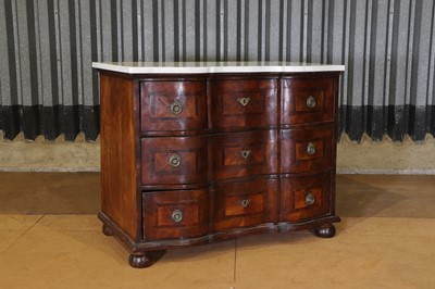 Lot 33 - A walnut, crossbanded and inlaid commode