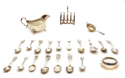 Lot 40 - A collection of silver items