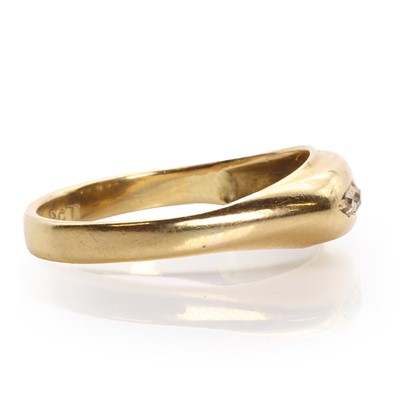 Lot 54 - A gold five stone diamond ring