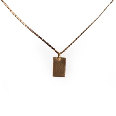 Lot 192 - A gold pendant and chain