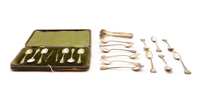 Lot 51 - A set of six cased silver teaspoons