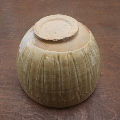 Lot 10 - A Chinese celadon-glazed stoneware bowl